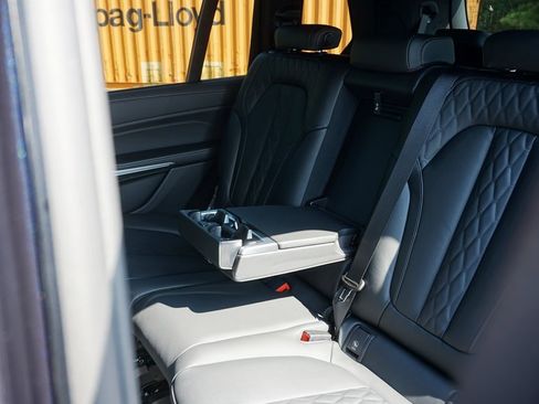 New 2026 BMW X7 M60i w/ Executive Package image 13