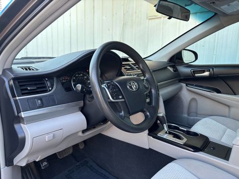 Used 2013 Toyota Camry LE image 10