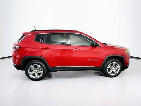 Used 2023 Jeep Compass Latitude AWD/4WD image 10