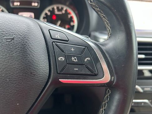 Used 2017 INFINITI QX30 Premium w/ Navigation Package FWD image 20