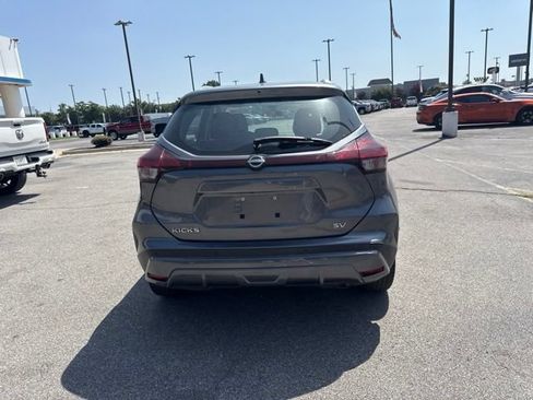 Used 2022 Nissan Kicks SV FWD image 4