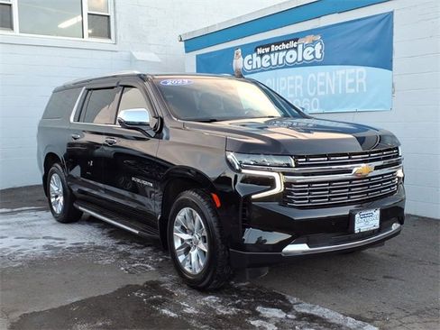 Used 2023 Chevrolet Suburban Premier image 1