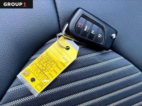 Used 2024 Toyota Camry SE image 15