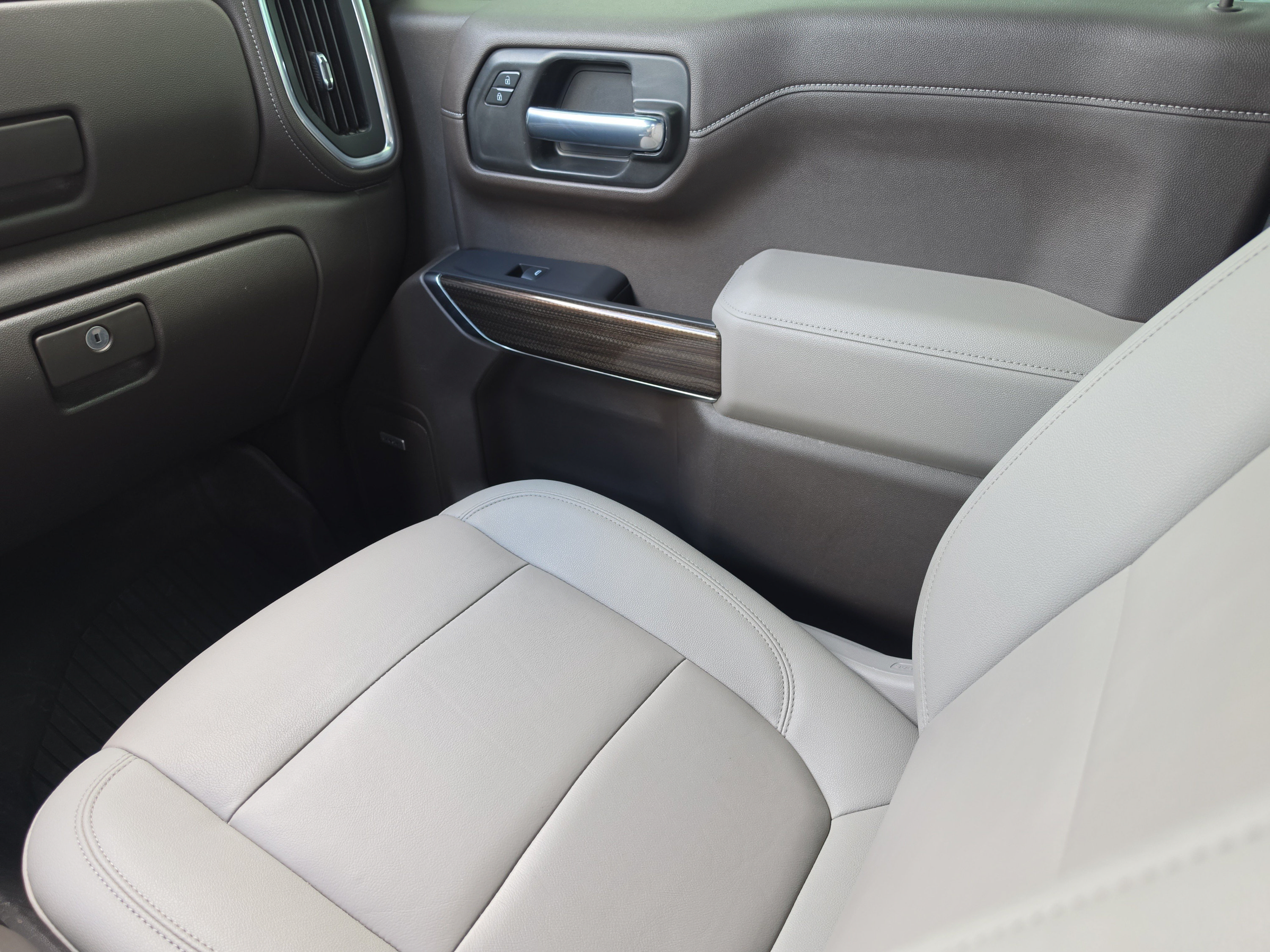 Used 2021 Chevrolet Silverado 1500 RST AWD/4WD image 22