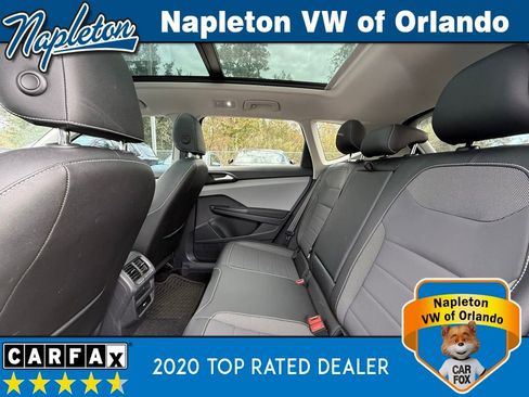 Used 2023 Volkswagen Taos SE w/ Panoramic Sunroof Package image 13