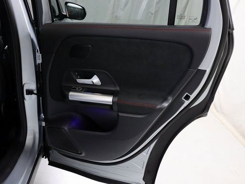 Certified 2025 Mercedes-Benz GLA 250 4MATIC image 33