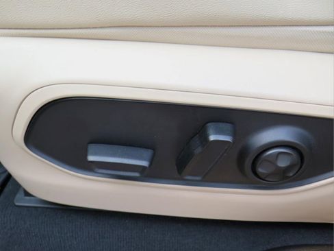 Used 2024 Jeep Grand Cherokee Limited image 11