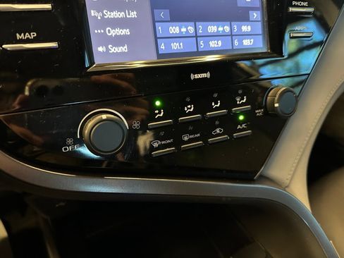 Used 2020 Toyota Camry LE AWD/4WD image 15