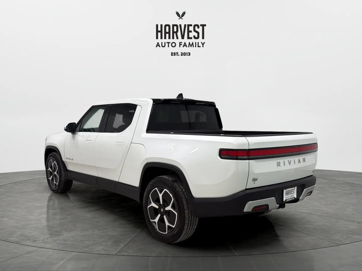 Used 2024 Rivian R1T Adventure Dual AWD/4WD image 4