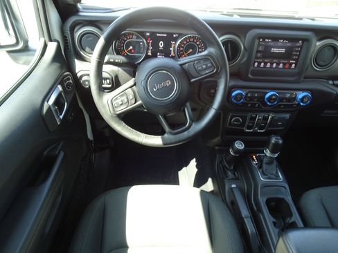 Used 2019 Jeep Wrangler Unlimited Sport S AWD/4WD image 9