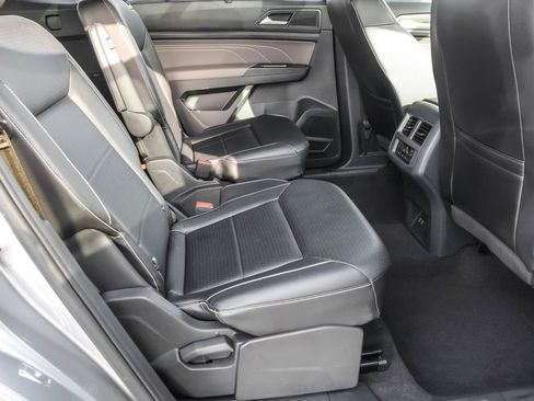 Used 2022 Volkswagen Atlas SEL image 34