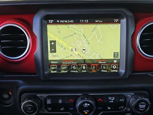 Used 2023 Jeep Gladiator Rubicon w/ Cold Weather Group image 15