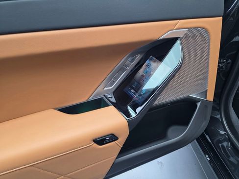 Certified 2024 BMW 740i RWD image 16