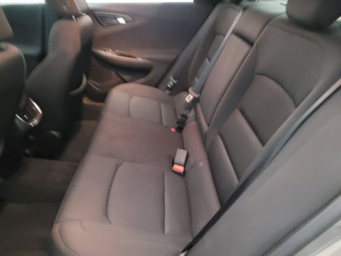 Used 2018 Chevrolet Malibu LT FWD image 18