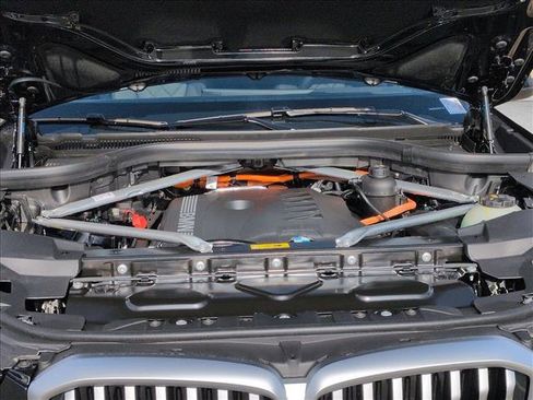 New 2026 BMW X5 xDrive50e image 17