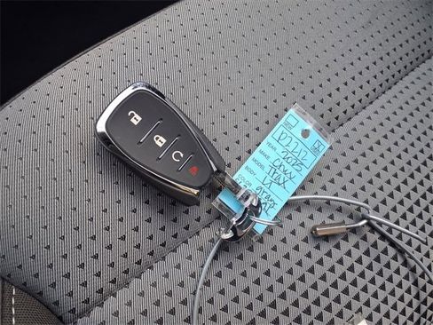 Used 2025 Chevrolet Trax LT w/ LT Convenience Package image 86