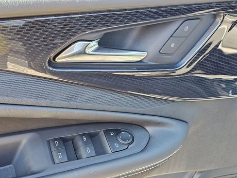 New 2025 Chevrolet Blazer EV LT w/ Midnight/Sport Edition image 29