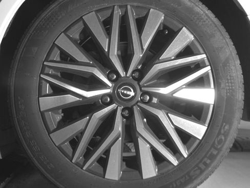 Used 2025 Nissan Altima 2.5 SV image 14