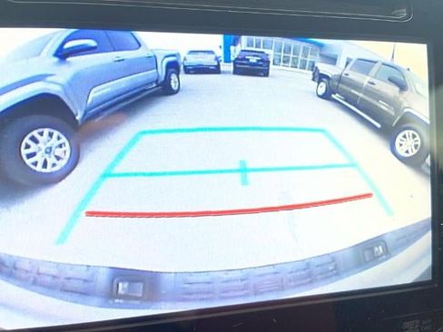 Used 2017 Toyota Tacoma SR5 image 12