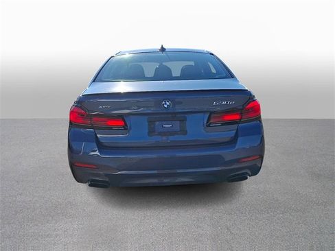 Used 2023 BMW 530e xDrive w/ Premium Package image 5