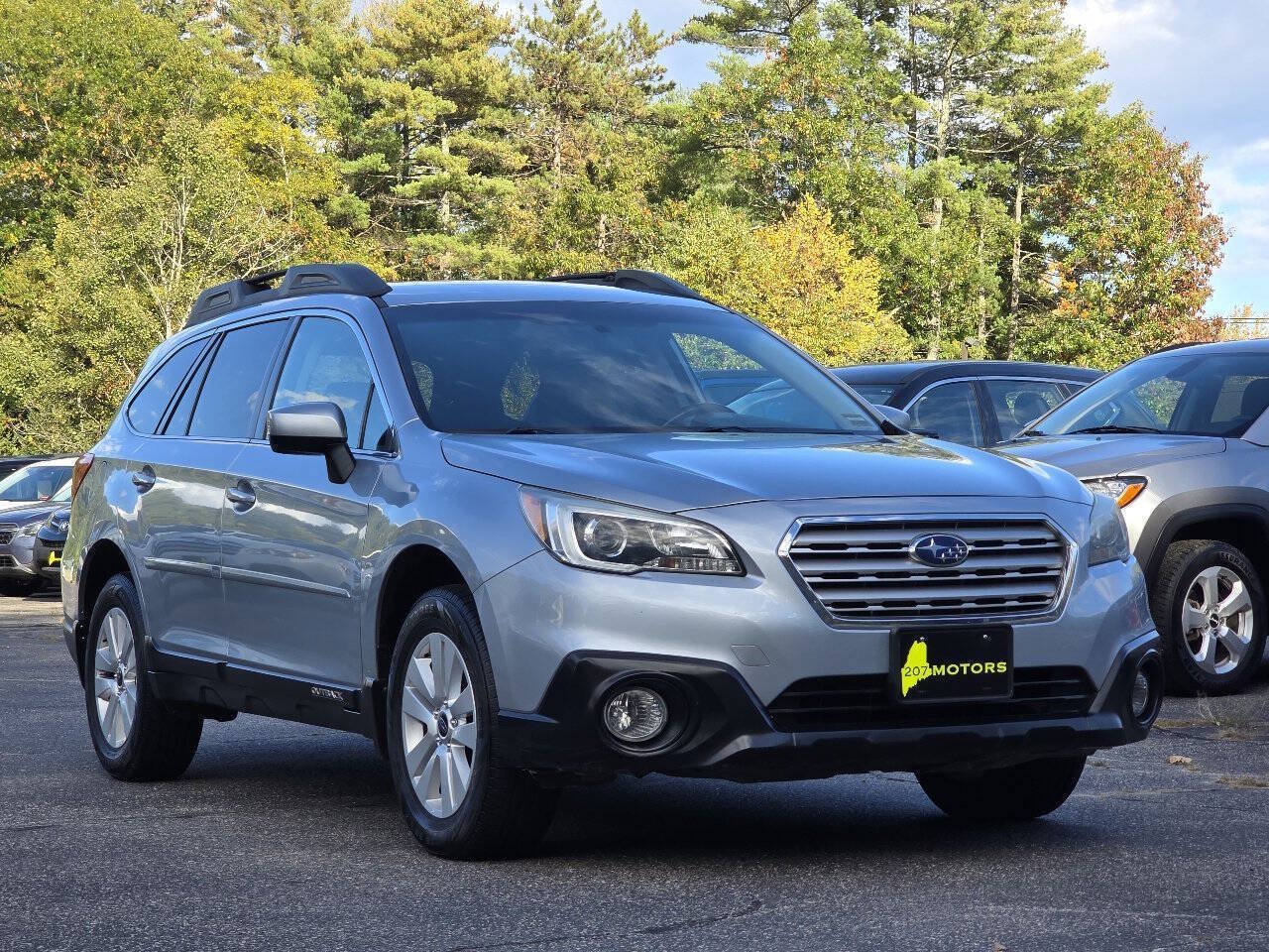 Used 2017 Subaru Outback 2.5i Premium AWD/4WD image 2