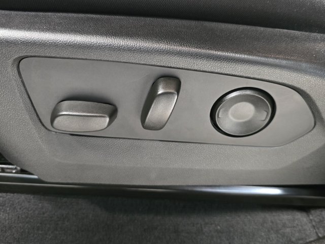 Used 2024 Chevrolet Colorado LT w/ LT Convenience Package II RWD image 26