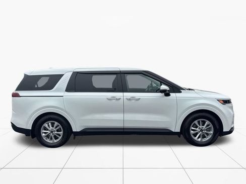 Used 2024 Kia Carnival LX FWD image 7