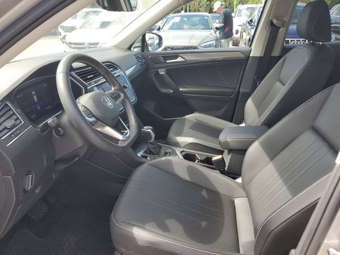 Certified 2023 Volkswagen Tiguan SE w/ Panoramic Sunroof Package AWD/4WD image 23
