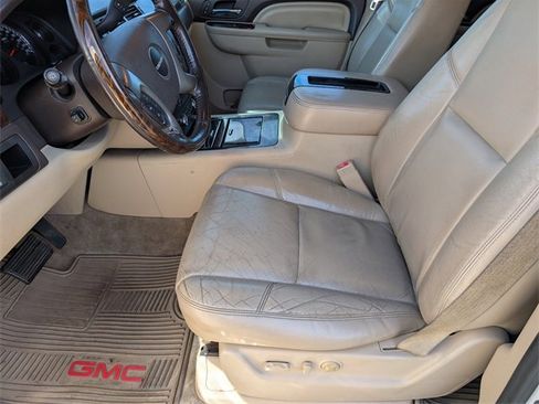 Used 2013 GMC Yukon XL Denali image 15