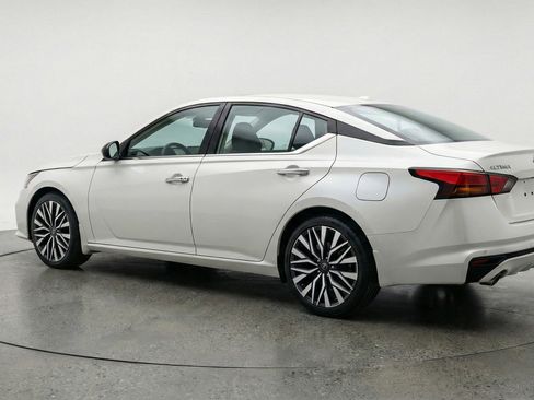 Used 2025 Nissan Altima 2.5 SV image 6