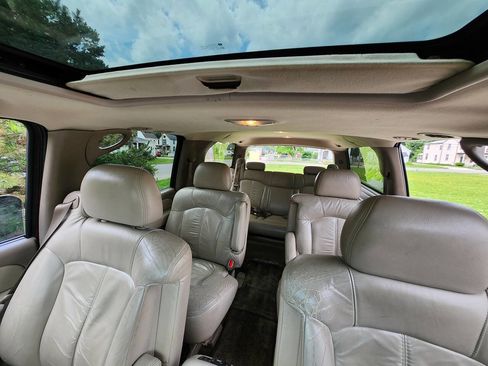 Used 2002 Chevrolet Suburban LT AWD/4WD image 23