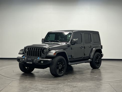 Used 2021 Jeep Wrangler Unlimited Sahara image 4