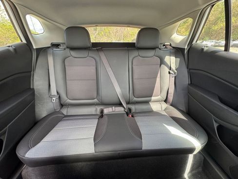 Used 2025 Chevrolet Trax LT image 34