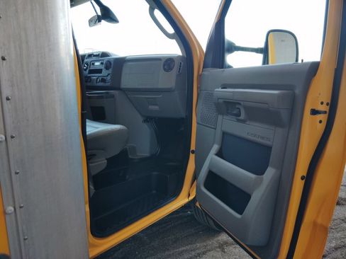 Used 2022 Ford E-350 and Econoline 350 Super Duty RWD image 10