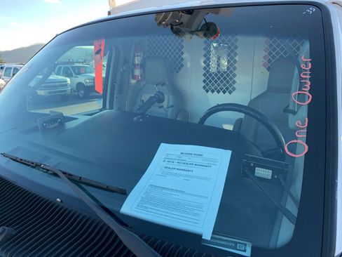 Used 2017 Ford E-350 and Econoline 350 Super Duty image 4