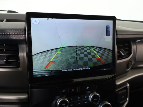 Used 2024 Ford Expedition Max XLT image 6