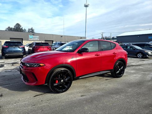 Used 2024 Dodge Hornet R/T Plus image 3