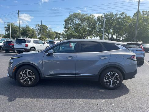 Used 2023 Kia Sportage EX image 4