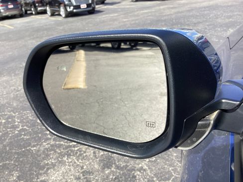 Used 2025 Chevrolet Equinox LT FWD image 33