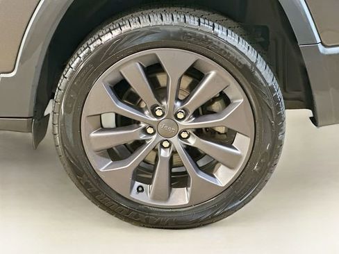 Used 2021 Jeep Cherokee Latitude Lux 80th Anniv w/ Quick Order Package 26U 80TH AWD/4WD image 6