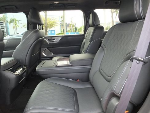 Used 2025 INFINITI QX80 Autograph w/ Autograph Exterior Package AWD/4WD image 22