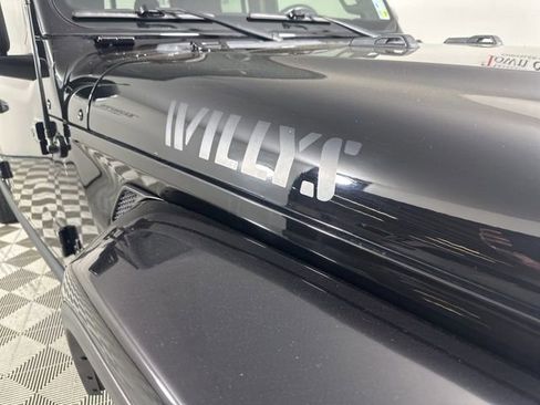 Used 2021 Jeep Gladiator Willys image 4