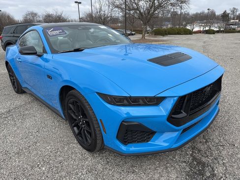 Used 2025 Ford Mustang GT Premium image 16