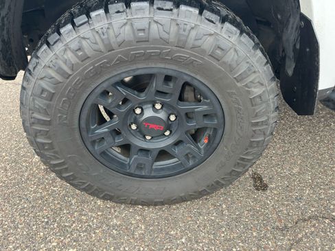 Used 2018 Toyota 4Runner TRD Off-Road Premium image 5