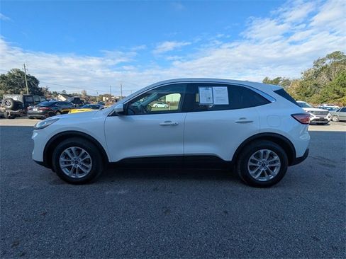 Used 2021 Ford Escape SE image 6