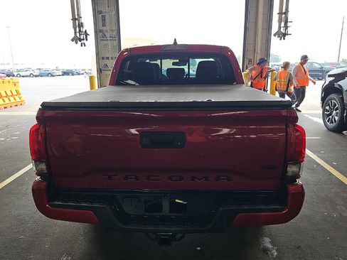 Used 2022 Toyota Tacoma SR5 w/ Technology Package RWD image 6