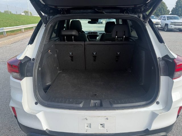 Used 2023 Chevrolet TrailBlazer RS w/ Sun and Liftgate Package AWD/4WD image 11