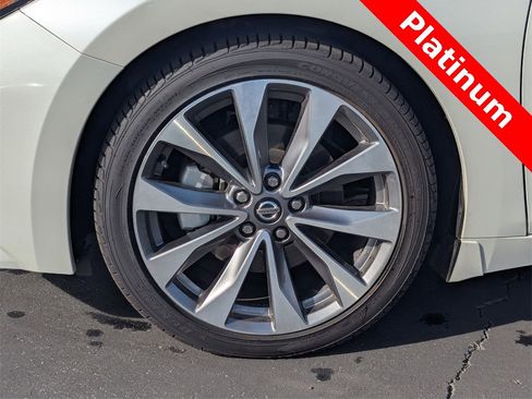 Used 2021 Nissan Maxima Platinum w/ Sport Mat Group image 10