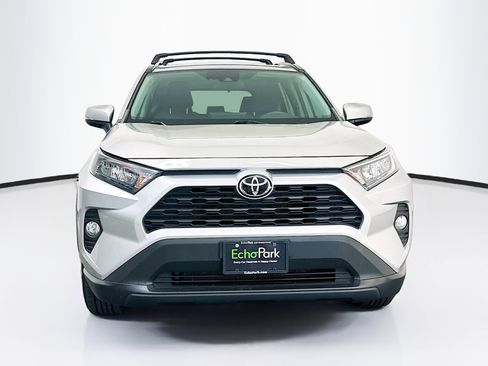 Used 2019 Toyota RAV4 XLE w/ Convenience Package AWD/4WD image 2