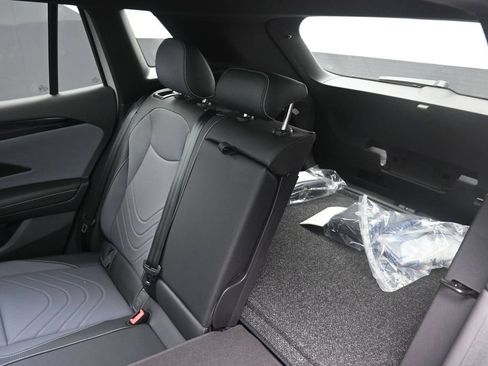New 2026 Volkswagen Tiguan SE R-Line FWD image 22